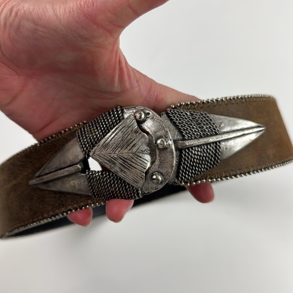 Vintage Kudos Brown Leather Belt Native Design Western Cowboy Style with Silver - Picture 3 of 9